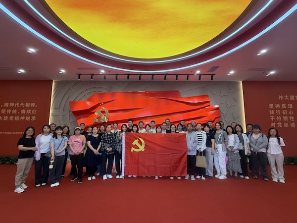 1779353886292395.jpg 大合影.jpg